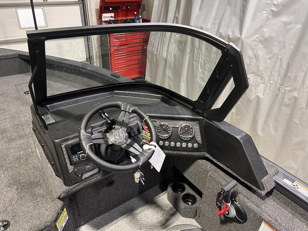 2026 Crestliner 2050 Fish Hawk