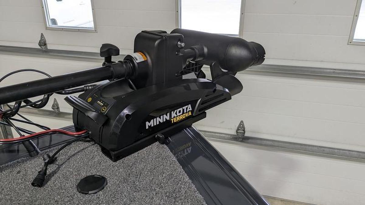 2026 Crestliner 1850 Fish Hawk