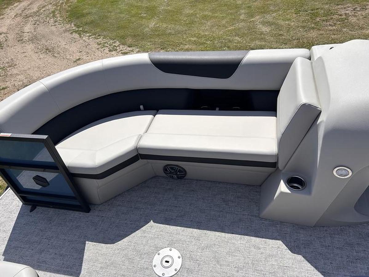 2025 South Bay 224UL LE Entertainment 2.75