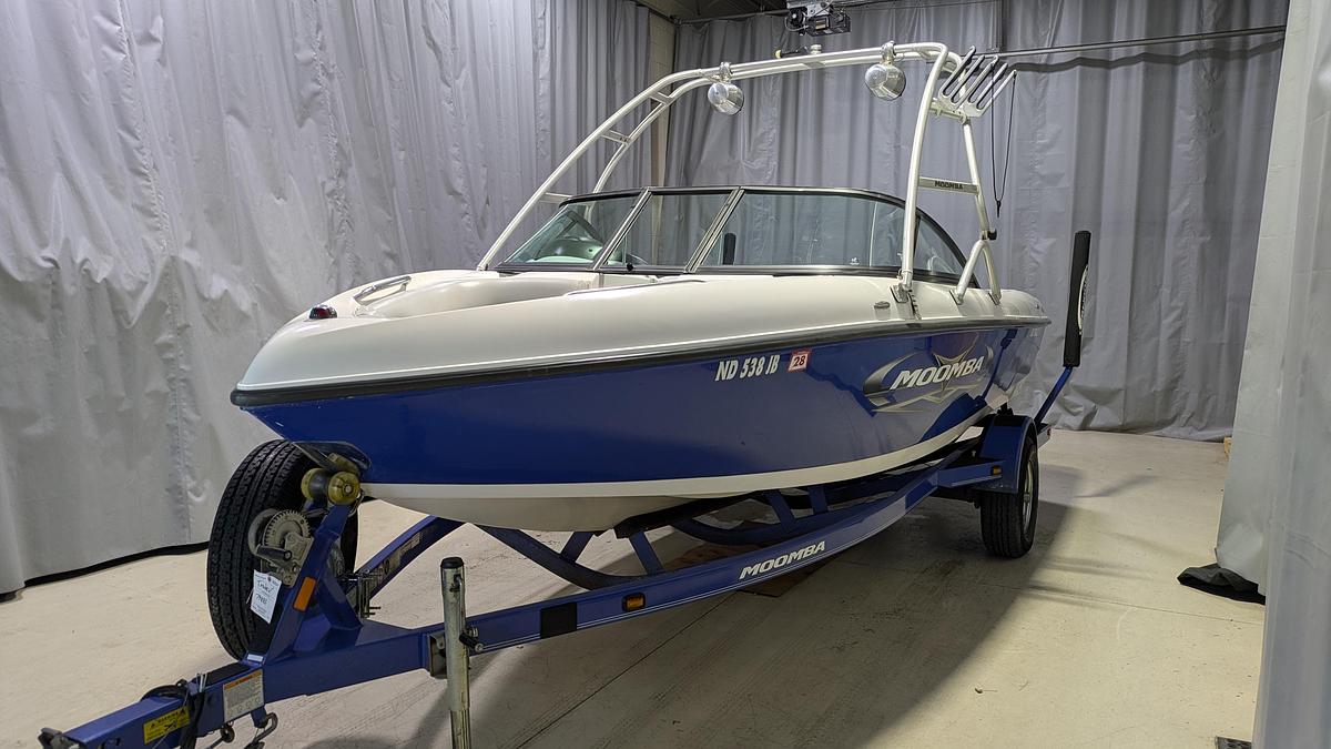 Used 2010 Moomba Outback V