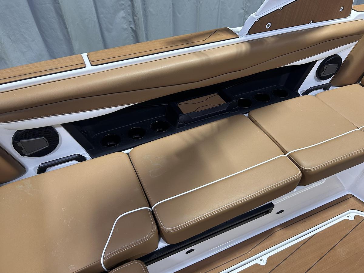 2025 Axis Wake Research A225