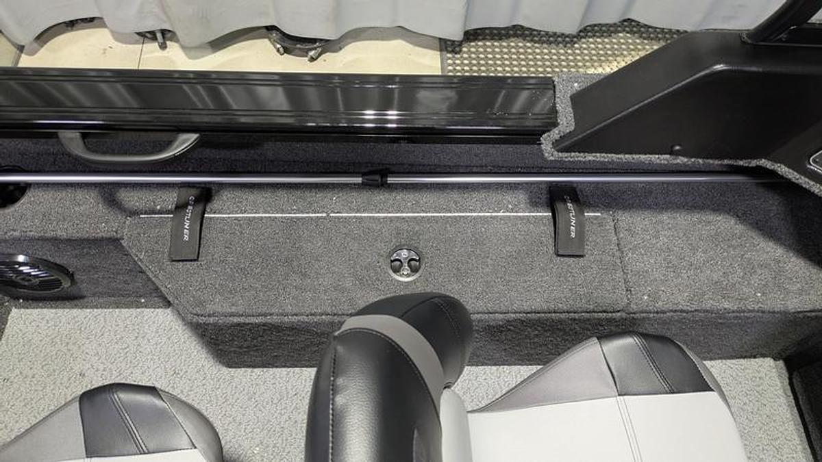 2026 Crestliner 1850 Fish Hawk