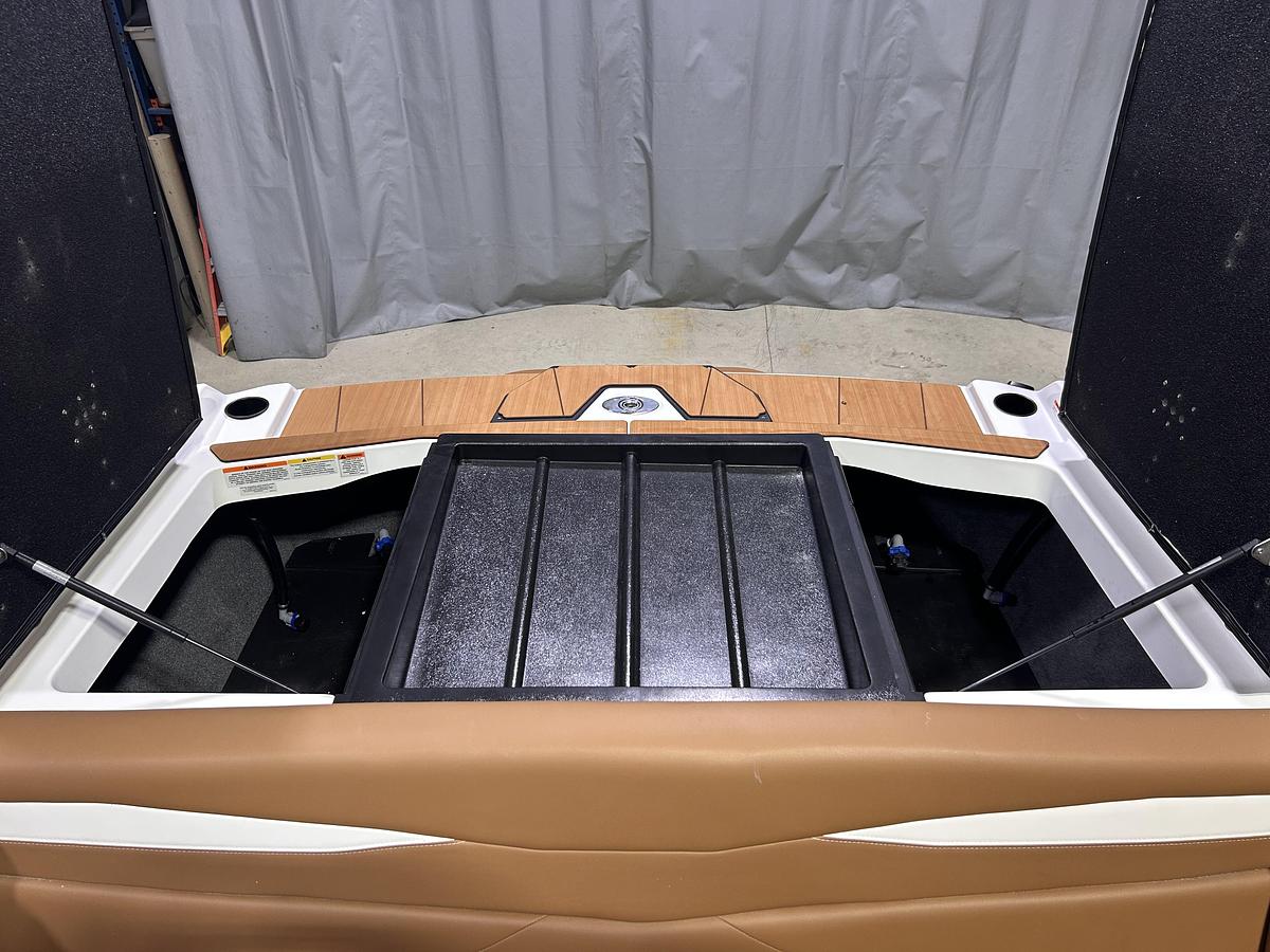 2025 Axis Wake Research A225