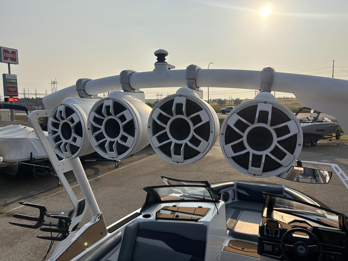 Used 2023 Axis Wake Research T250