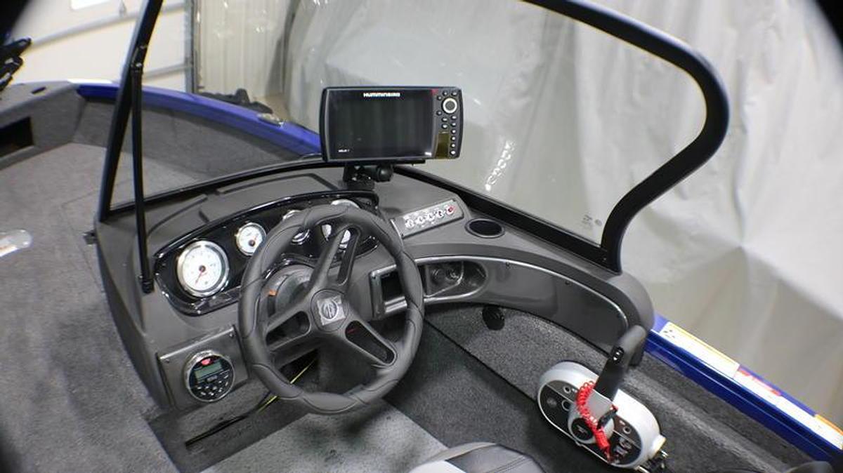 2025 Crestliner 1750 Hawk Walk Through