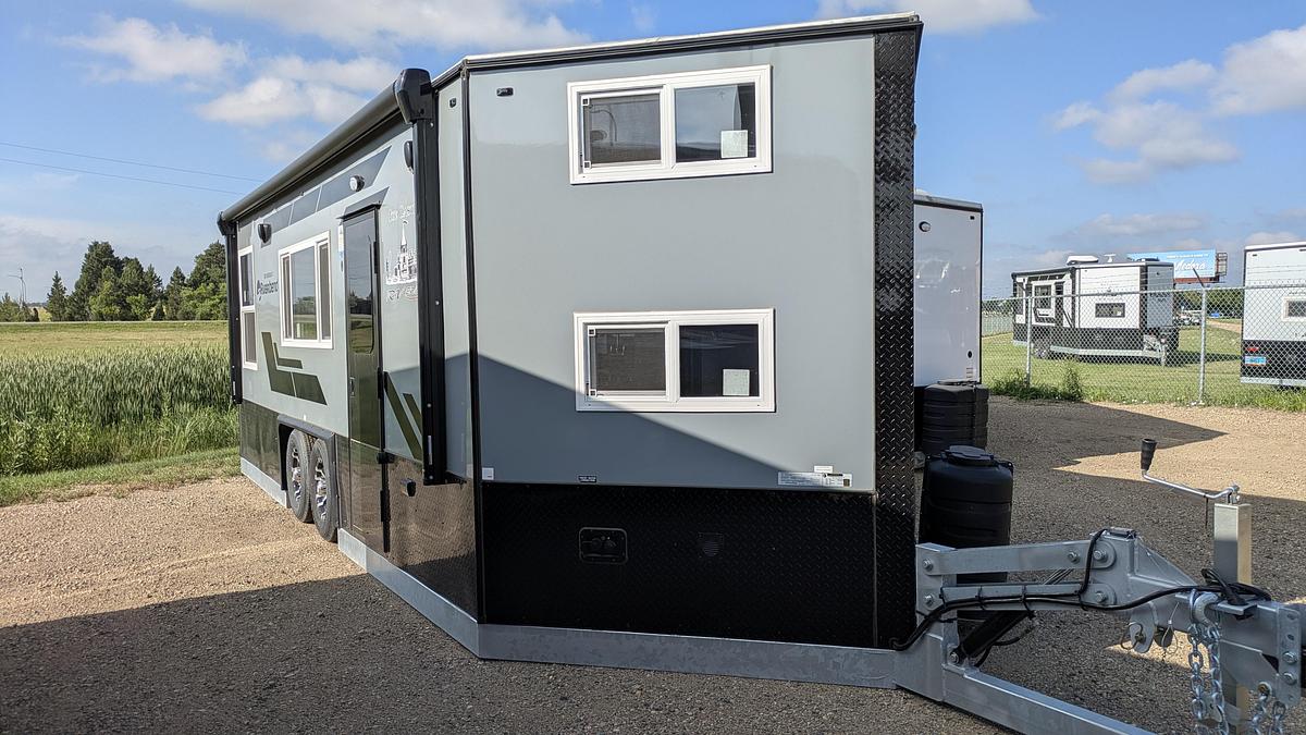 2027 Ice Castle Fish Houses 8' X 21V Missouri Riverbend