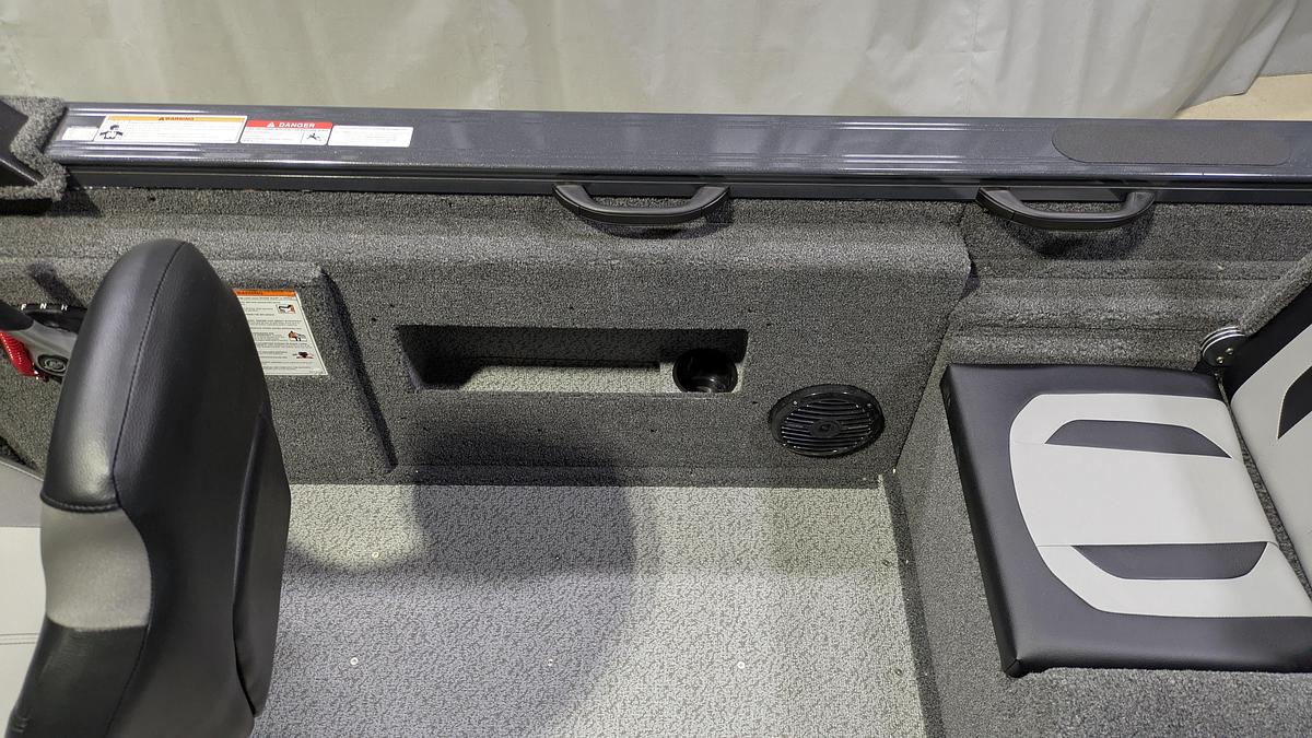 2026 Crestliner 1850 Fish Hawk Raptor Package