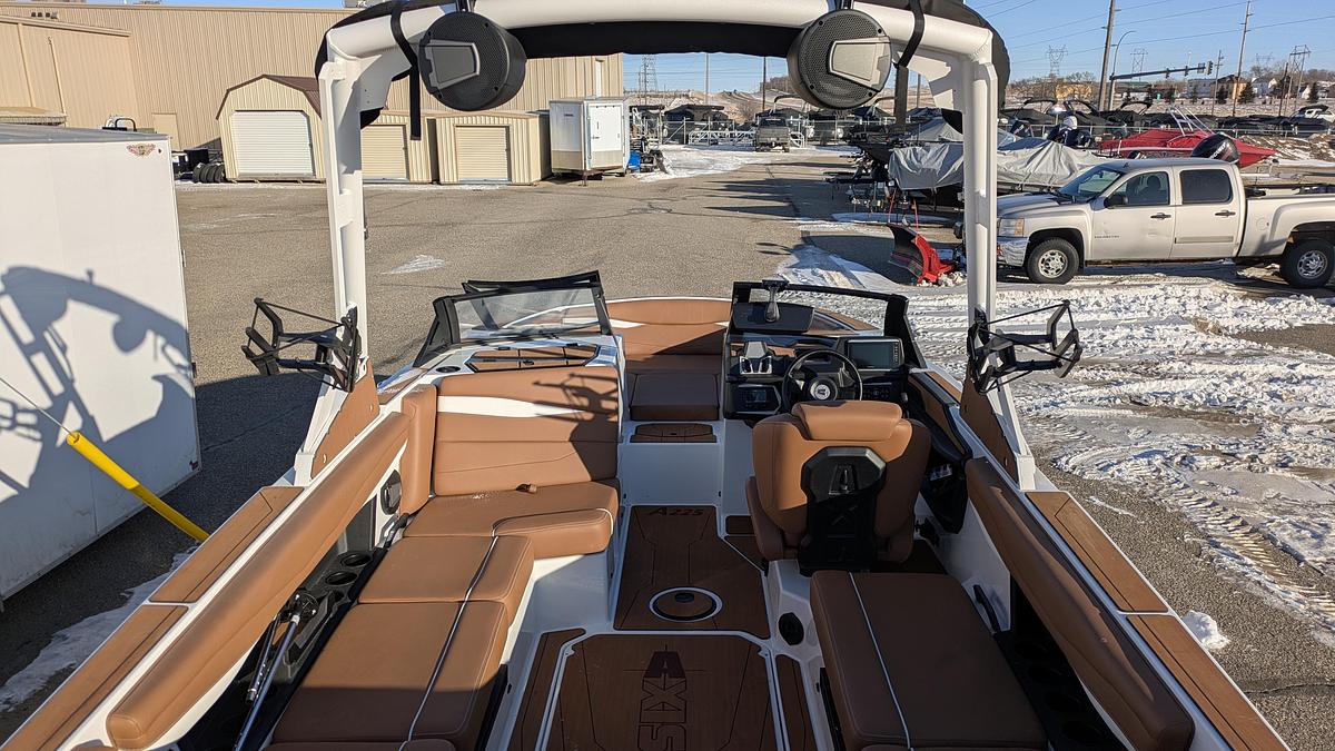 2025 Axis Wake Research A225