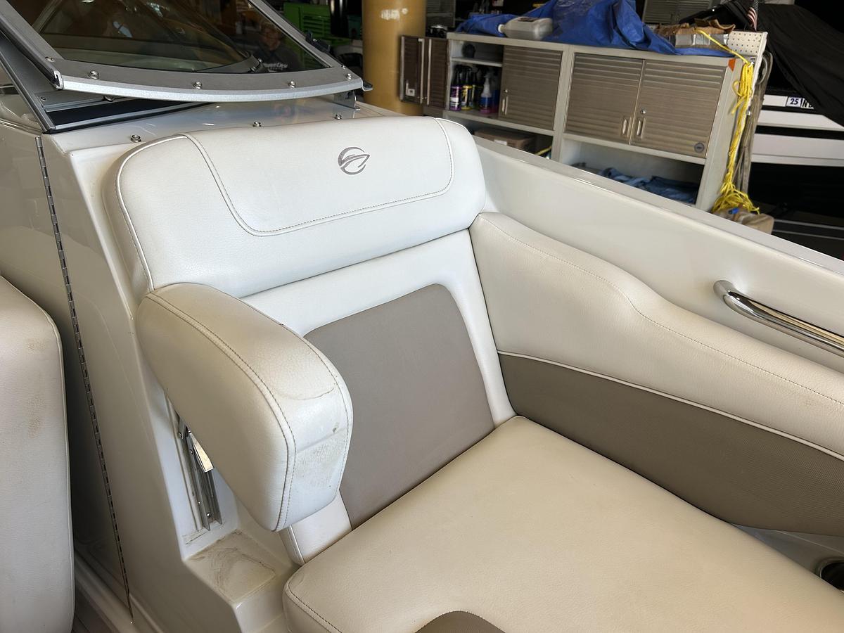 Used 2016 Crownline E2