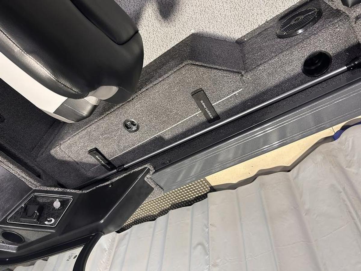 2026 Crestliner 1750 Fish Hawk Walkthrough