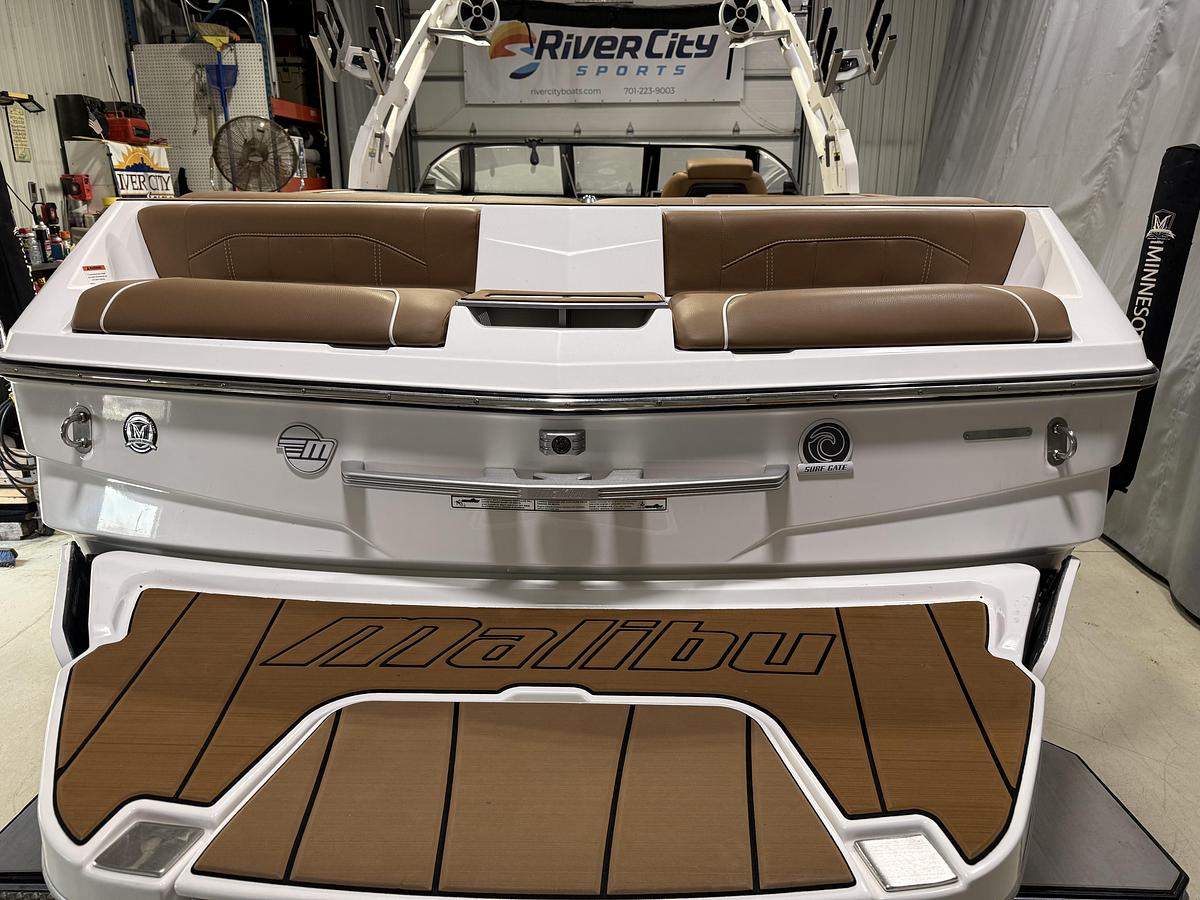 Used 2020 Malibu Boats 25 LSV