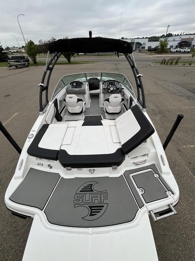 Used 2019 Chaparral H20 21 Surf
