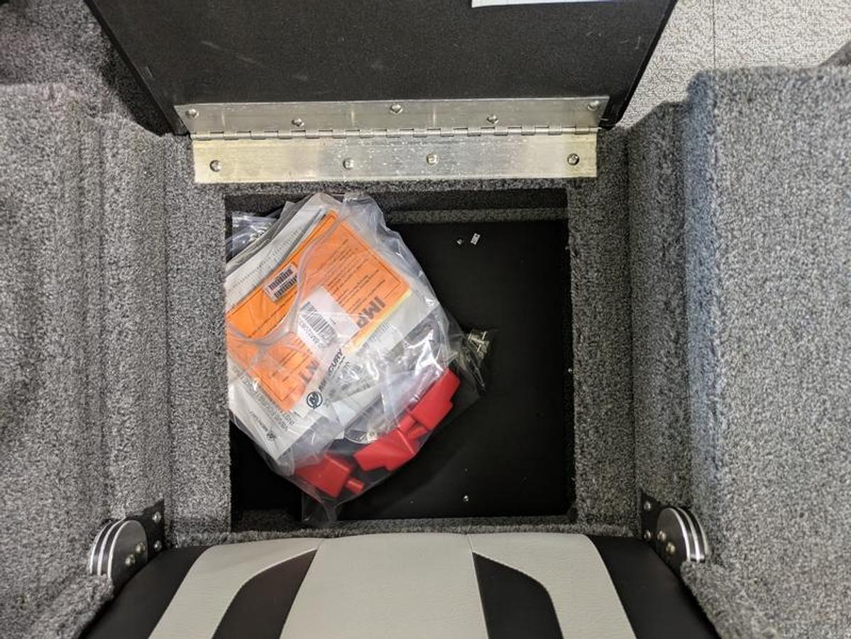 2026 Crestliner 1850 Fish Hawk WT JS RAPTOR