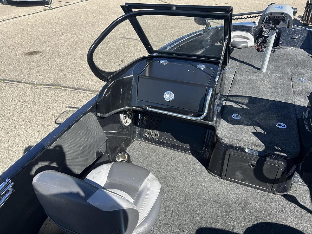 Used 2016 Nitro ZV21