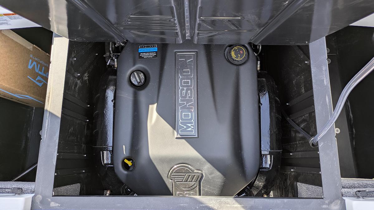 2026 Malibu Boats 23 LSV