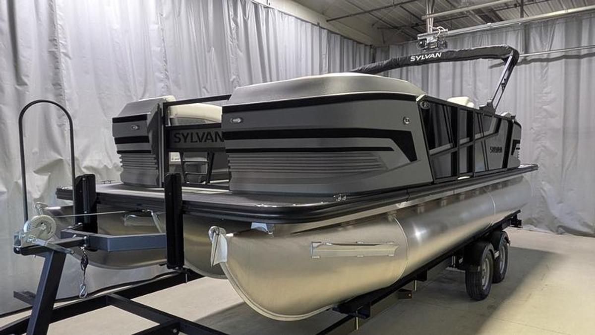 2026 Sylvan R-22 Party Fish