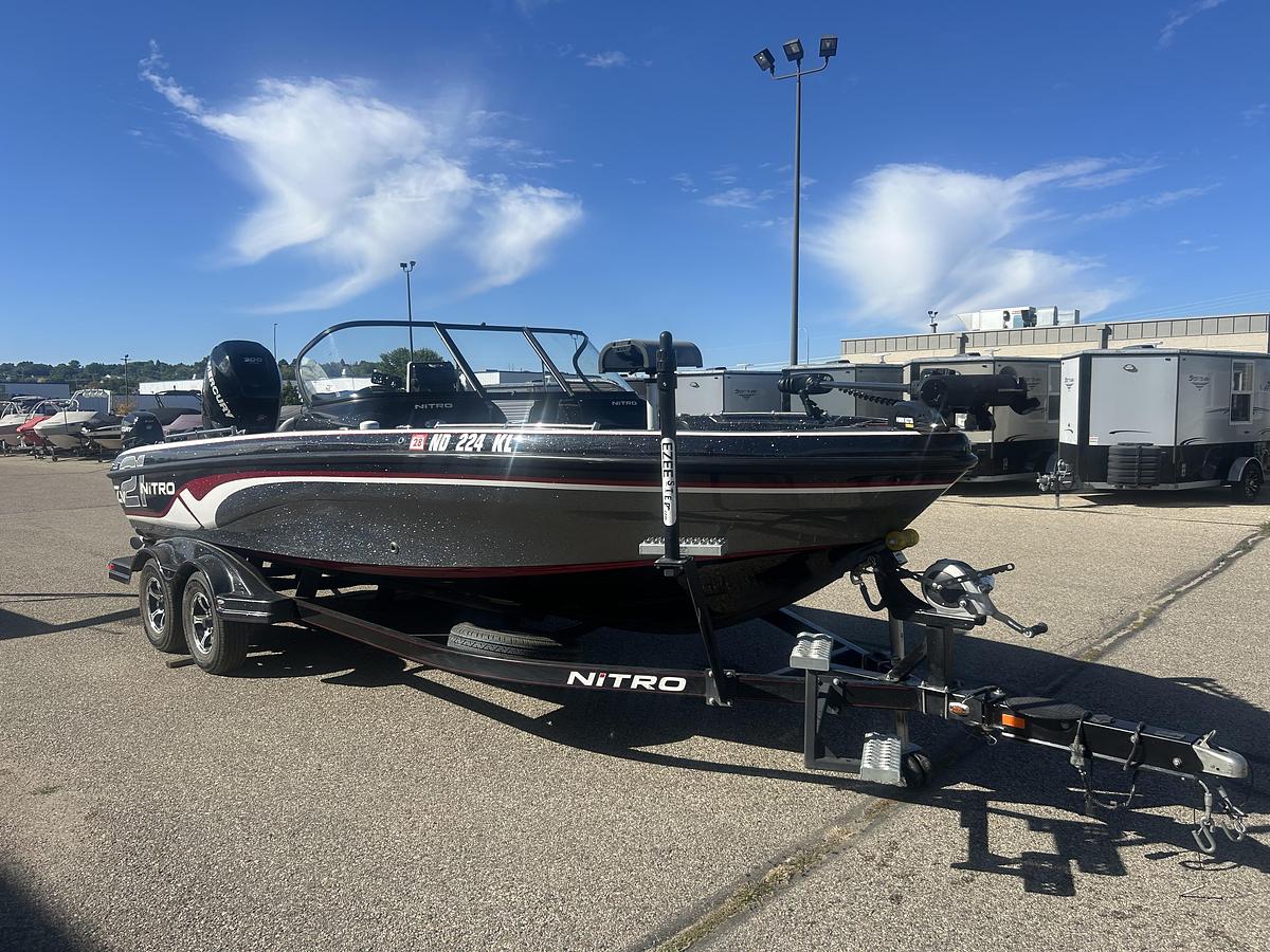 Used 2016 Nitro ZV21