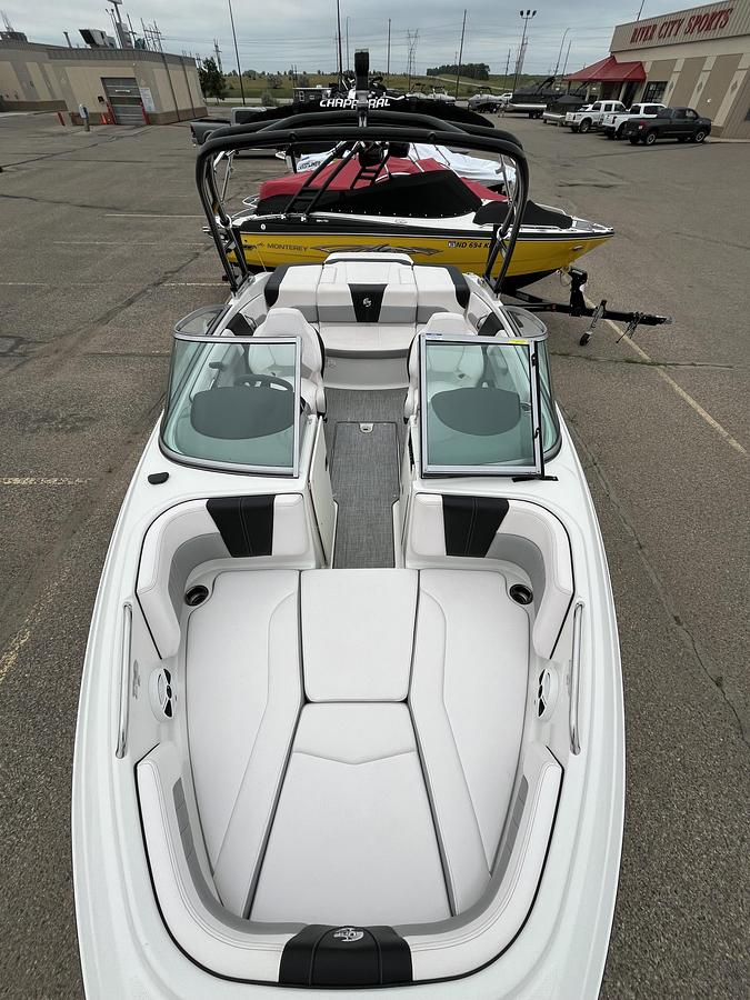 Used 2019 Chaparral H20 21 Surf