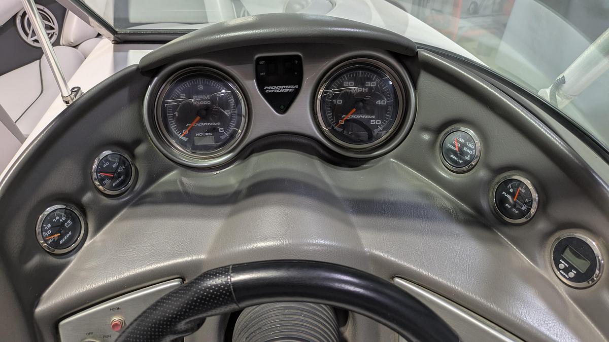 Used 2010 Moomba Outback V