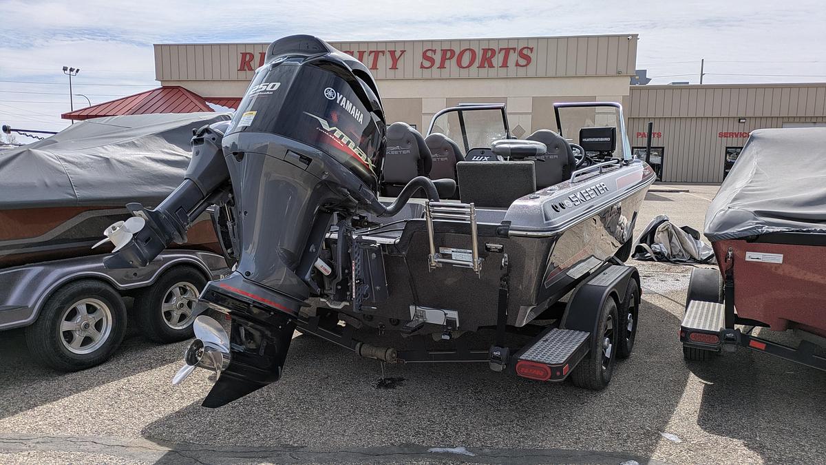 Used 2017 Skeeter WX2060