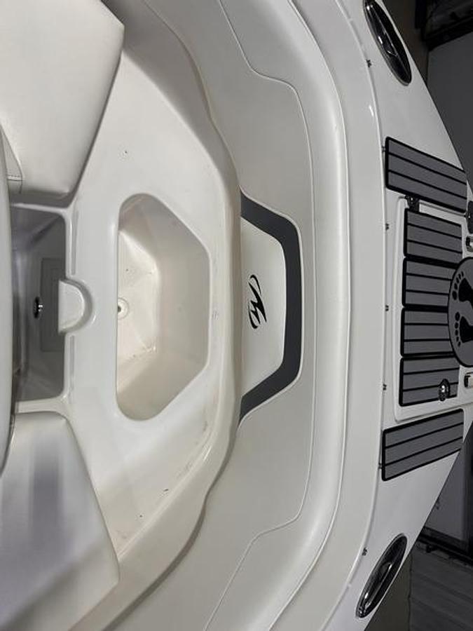 Used 2012 Monterey 224 FSX