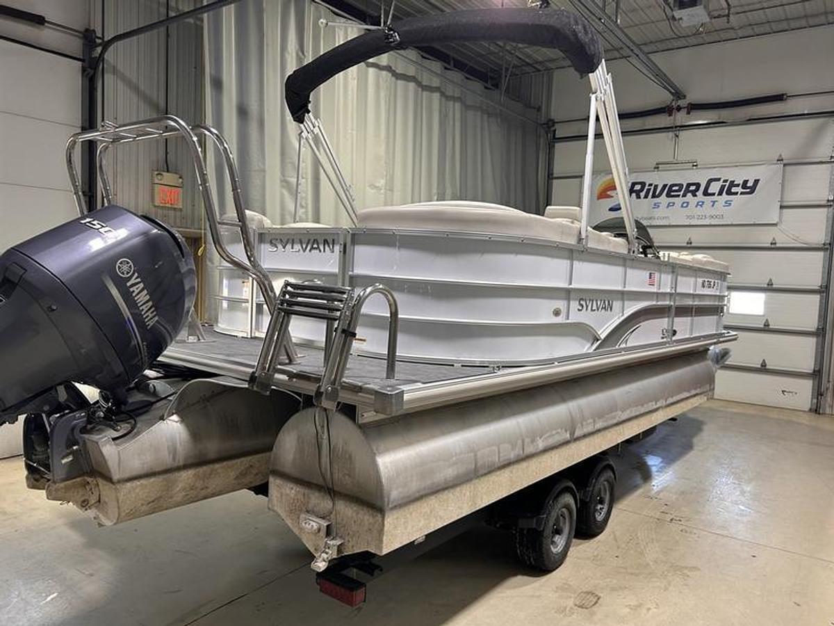 Used 2014 Sylvan 8522 LZ