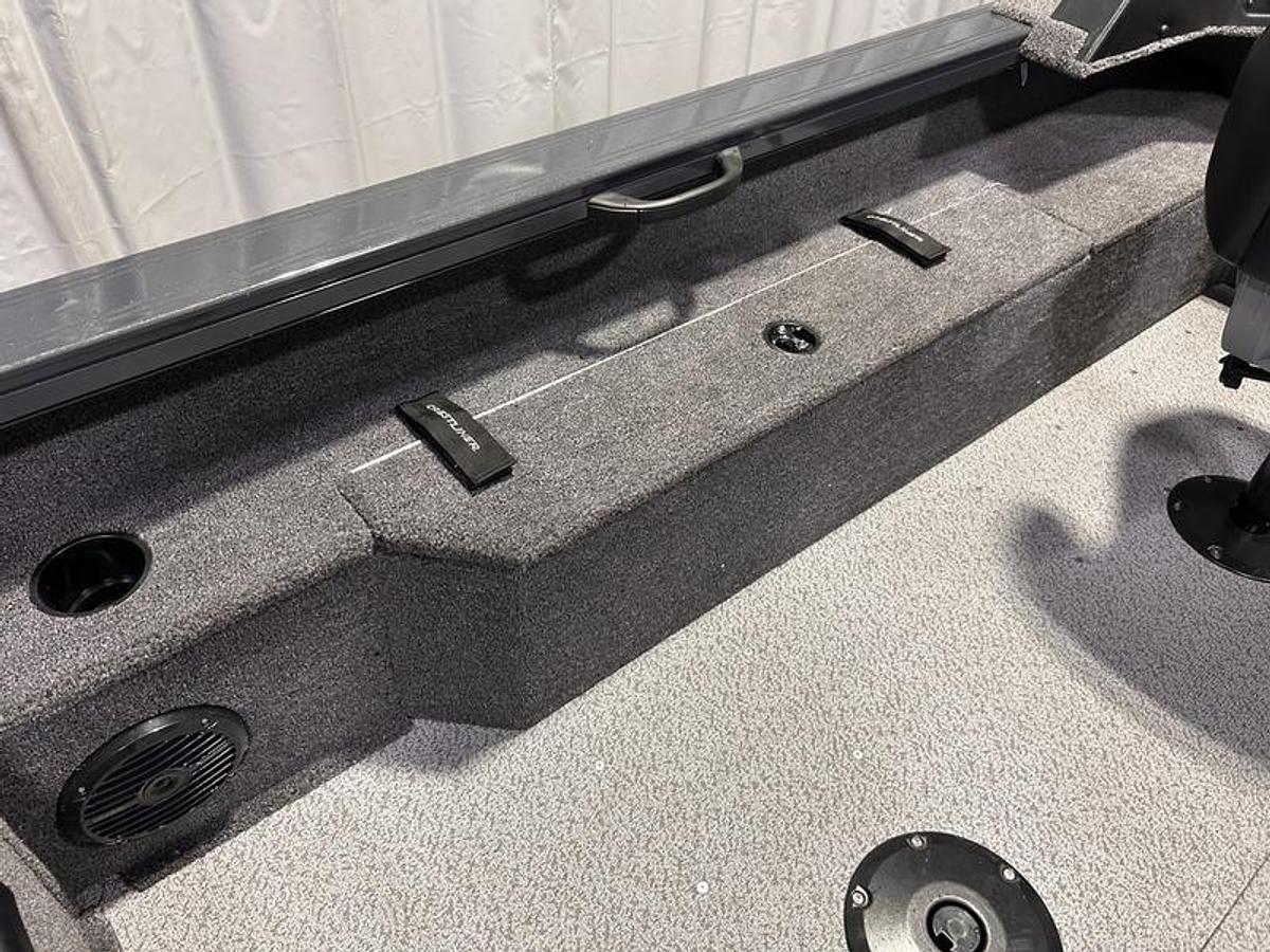 2026 Crestliner 2050 Fish Hawk