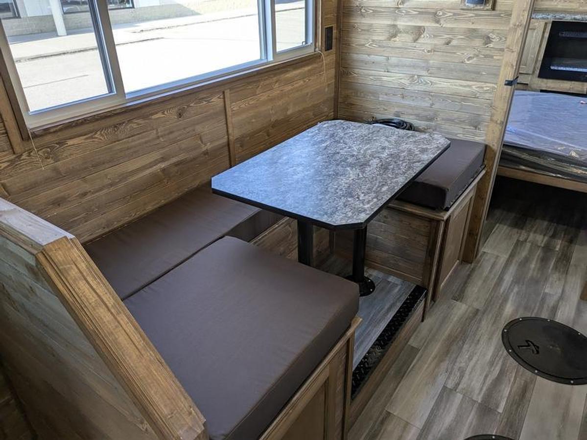 2026 Ice Castle Fish Houses 8' X 21V Missouri Riverbend Ranch [$1,000 OFF, SMART TV, FREE GENERATOR]