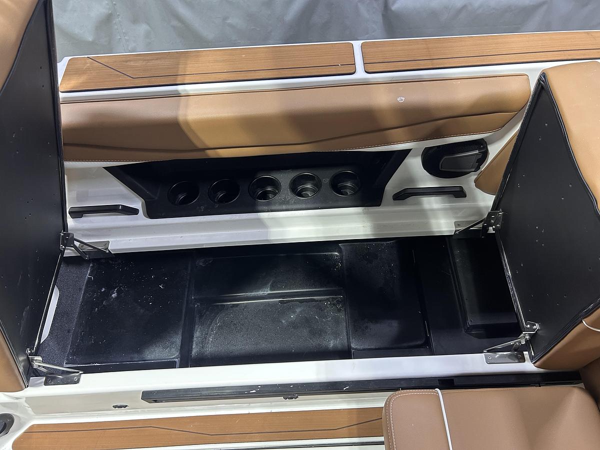 2025 Axis Wake Research A225