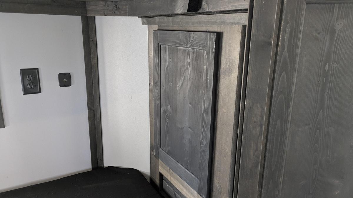 2027 Ice Castle Fish Houses 8' X 21V Missouri Riverbend