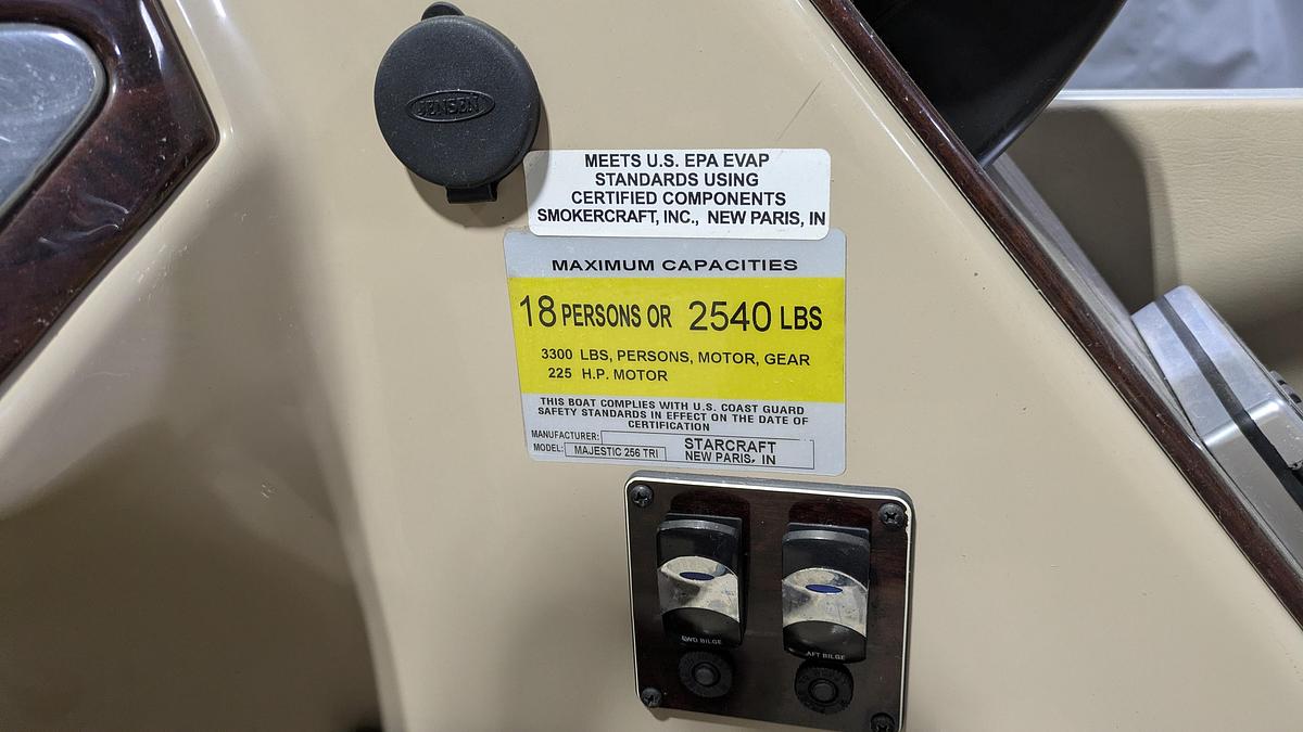 Used 2013 Starcraft Marine 256 Majestic