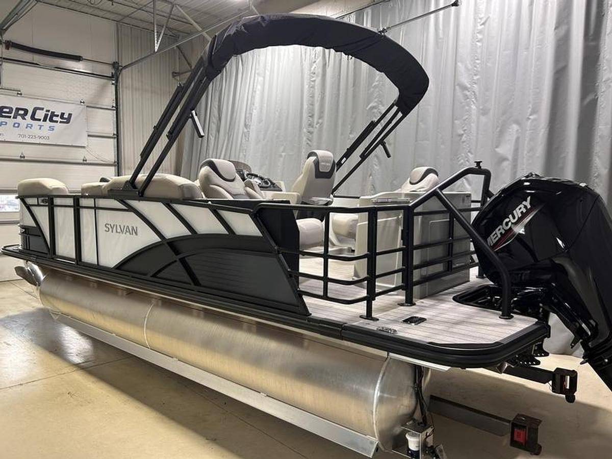 2025 Sylvan L1 Party Fish