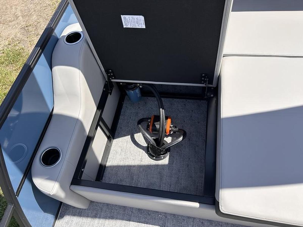 2025 South Bay 224UL LE Entertainment 2.75