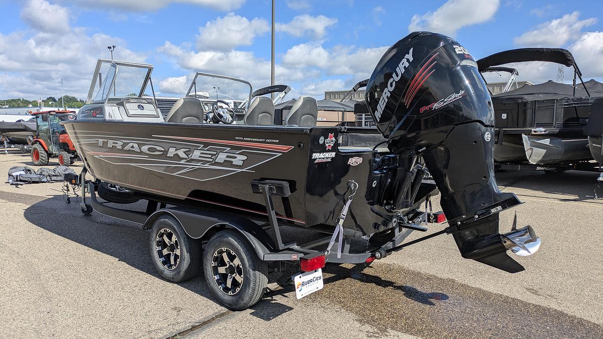 Used 2018 TRACKER Targa V19