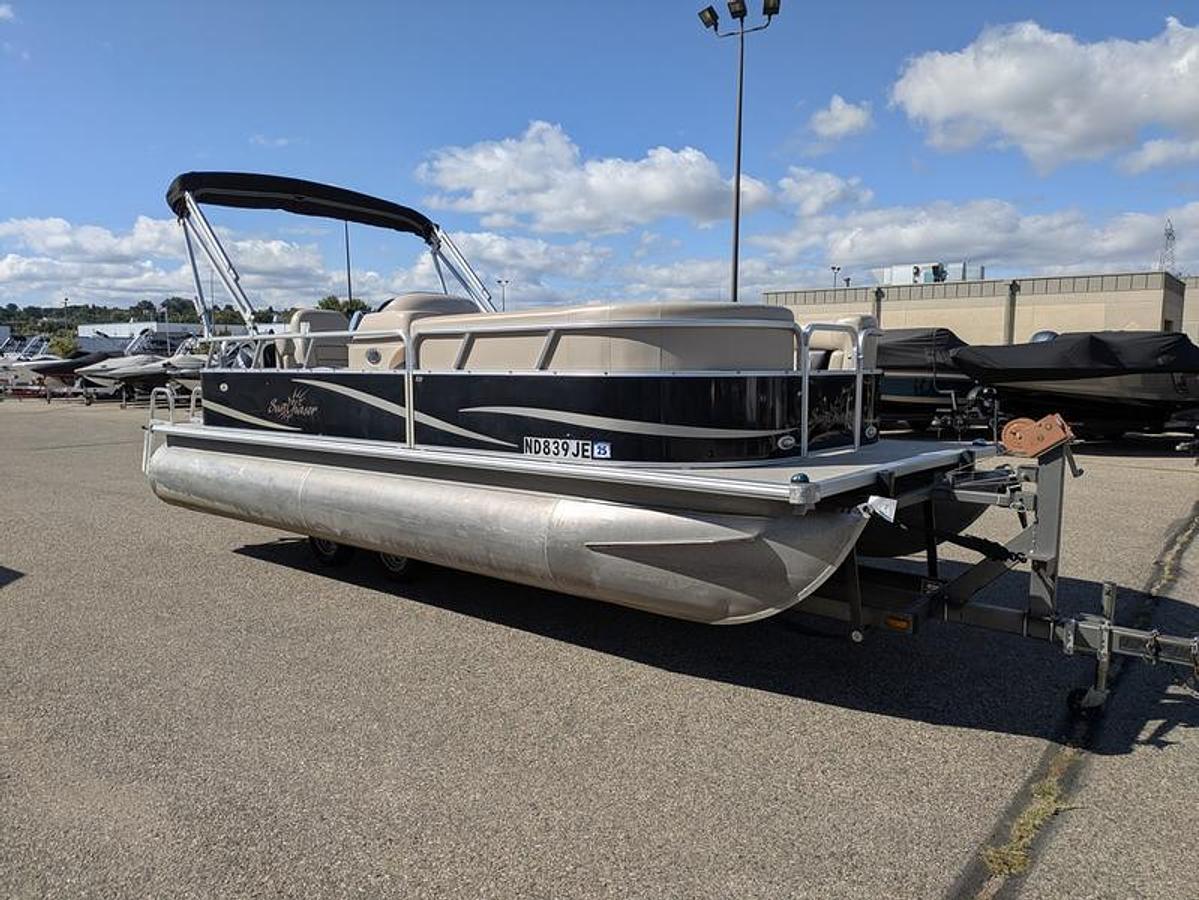 Used 2011 Smoker Craft Oasis 820 Cruise