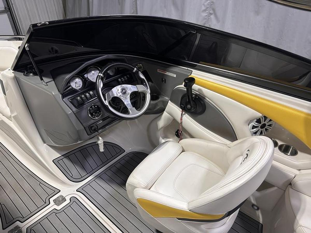 Used 2012 Monterey 224 FSX