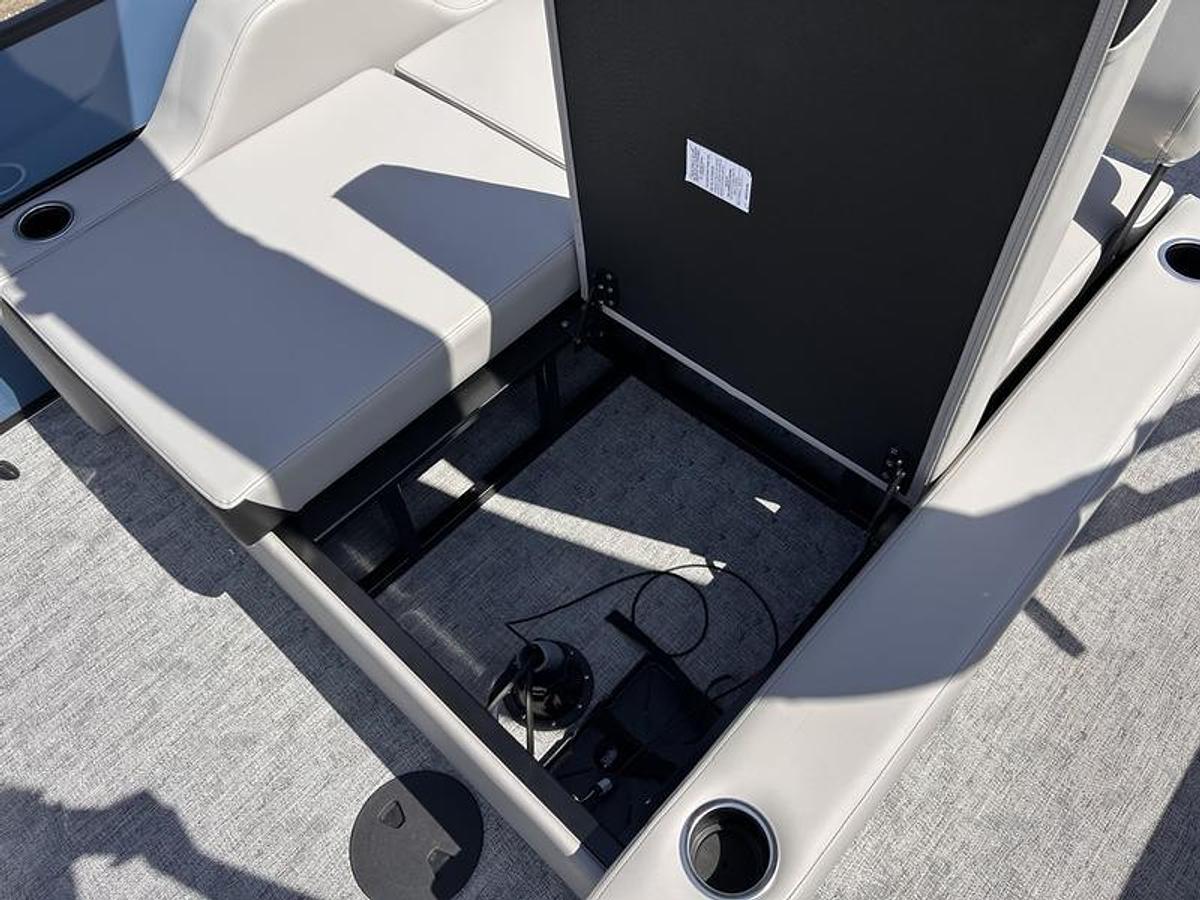 2025 South Bay 224UL LE Entertainment 2.75