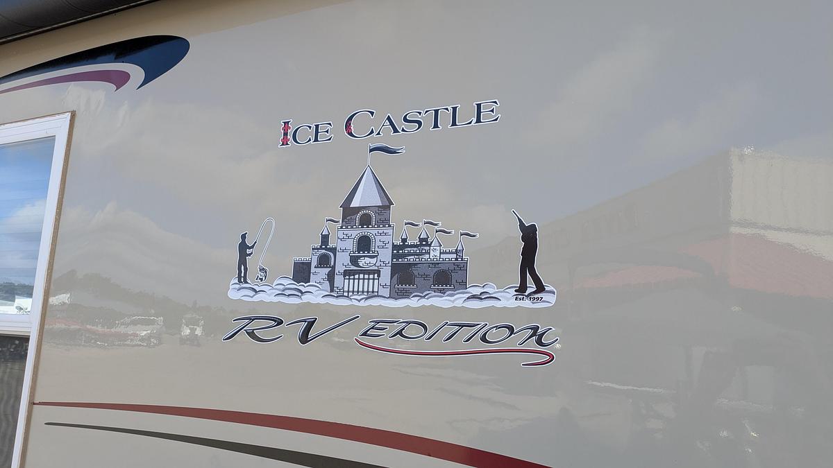 Used 2024 Ice Castle Fish Houses 8' X 17V HD