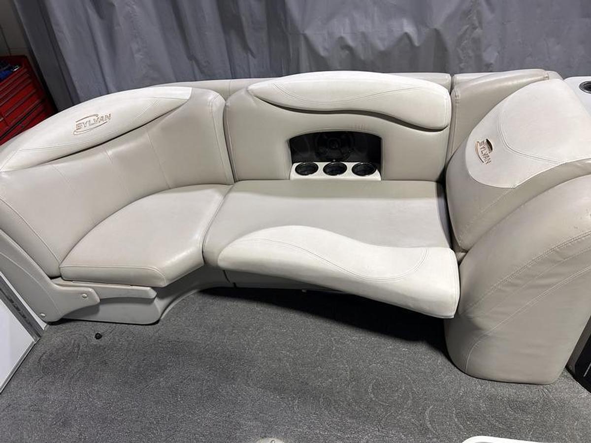 Used 2014 Sylvan 8522 LZ