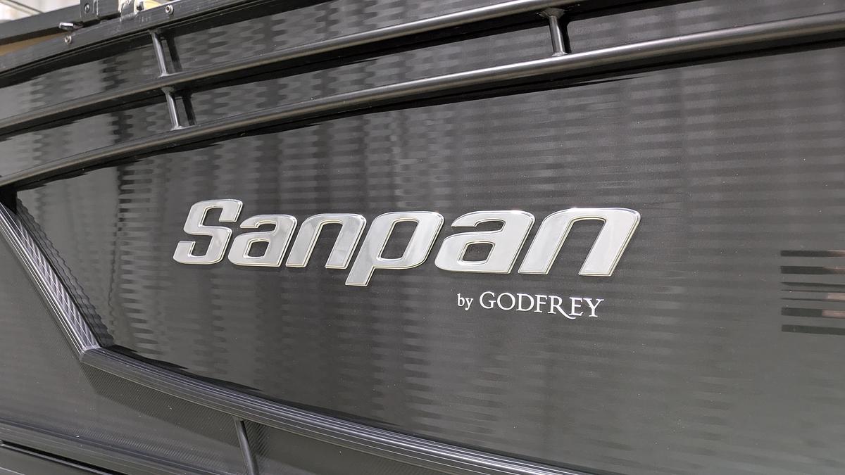 Used 2019 Godfrey Sanpan 2500