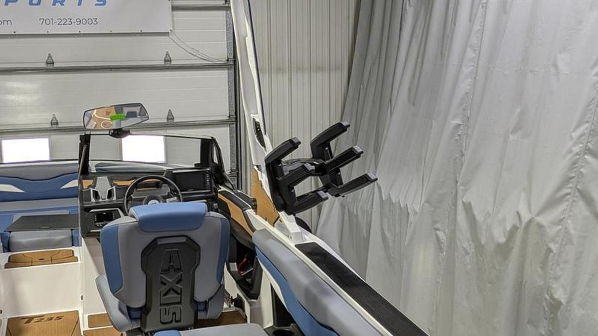 2026 Axis Wake Research T235