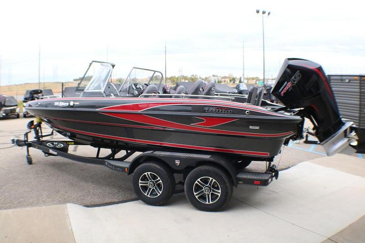 2024 Triton Boats 206 Allure