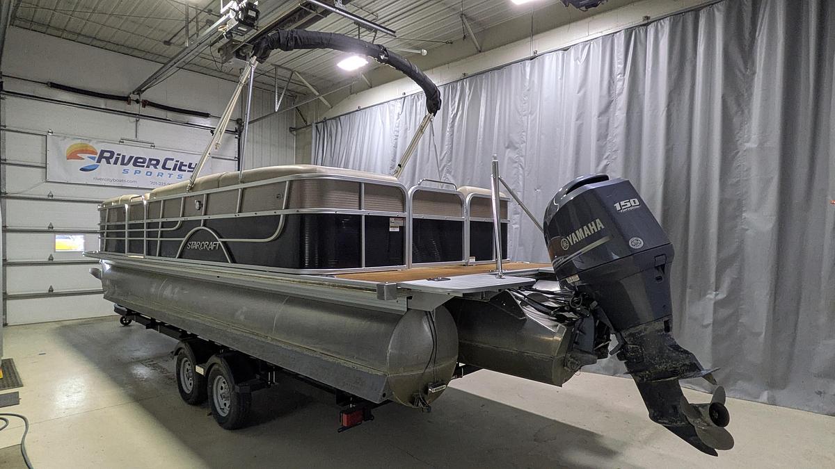 Used 2013 Starcraft Marine 256 Majestic