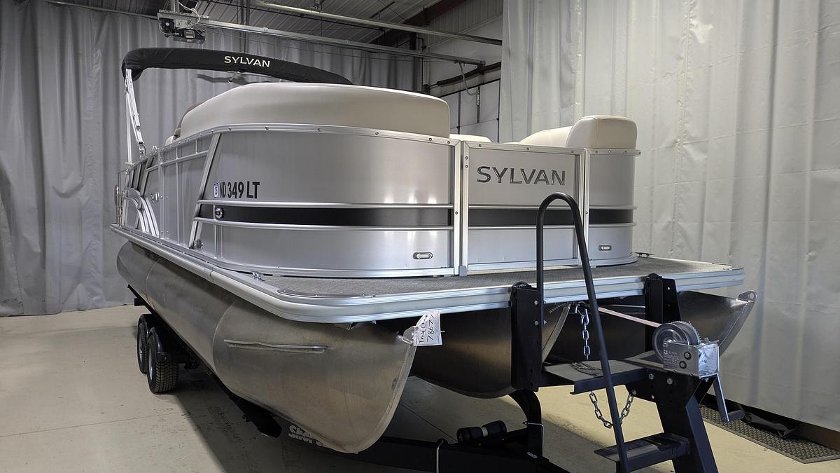 Used 2022 Sylvan Mirage 8522 CLZ