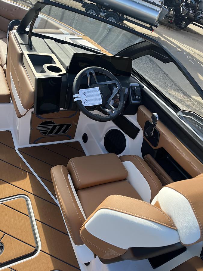 2026 Malibu Boats 23 LSV