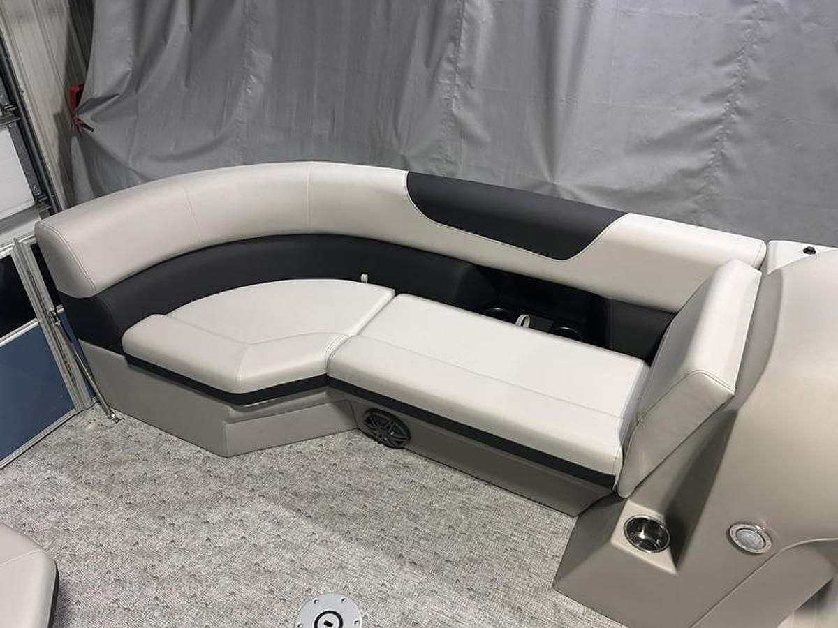 2025 South Bay 224FCR LE Fish & Cruise 2.75