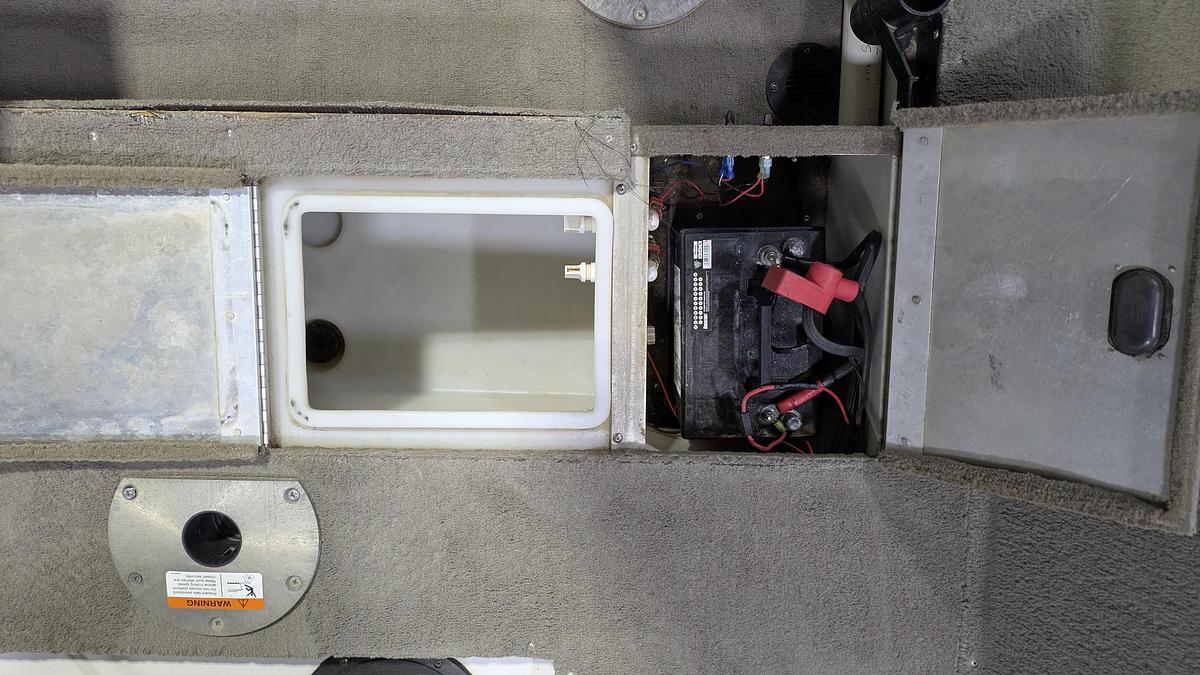 Used 2004 Crestliner 1850 Fish Hawk SC