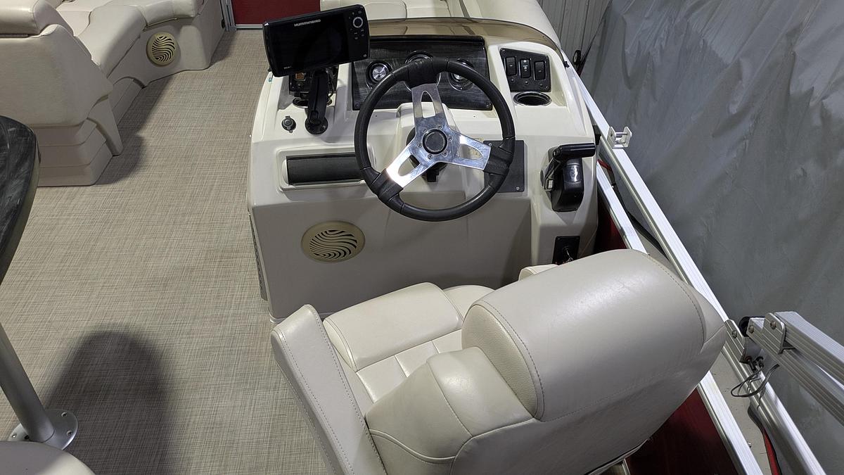 Used 2016 BENNINGTON 22SX