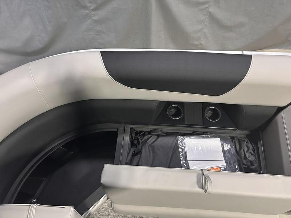 2025 South Bay 224FCR LE Fish & Cruise 2.75