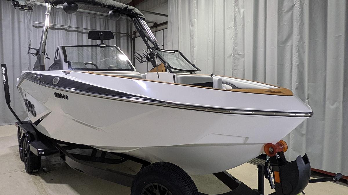 2026 Axis Wake Research T220